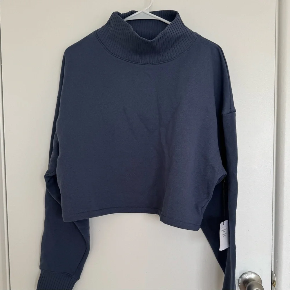 ALO Yoga Cropped Serenity Coverup in Bluestone Size L